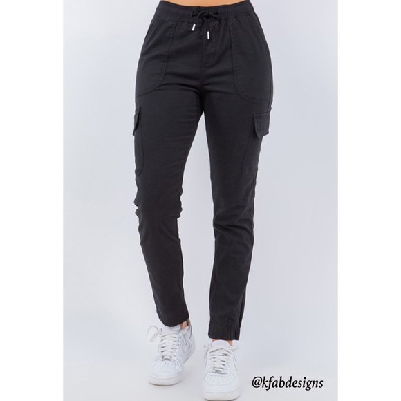 LAST 2! Baggy Black cargo pants with button closure and drawstring tie! - Picture 3 of 6